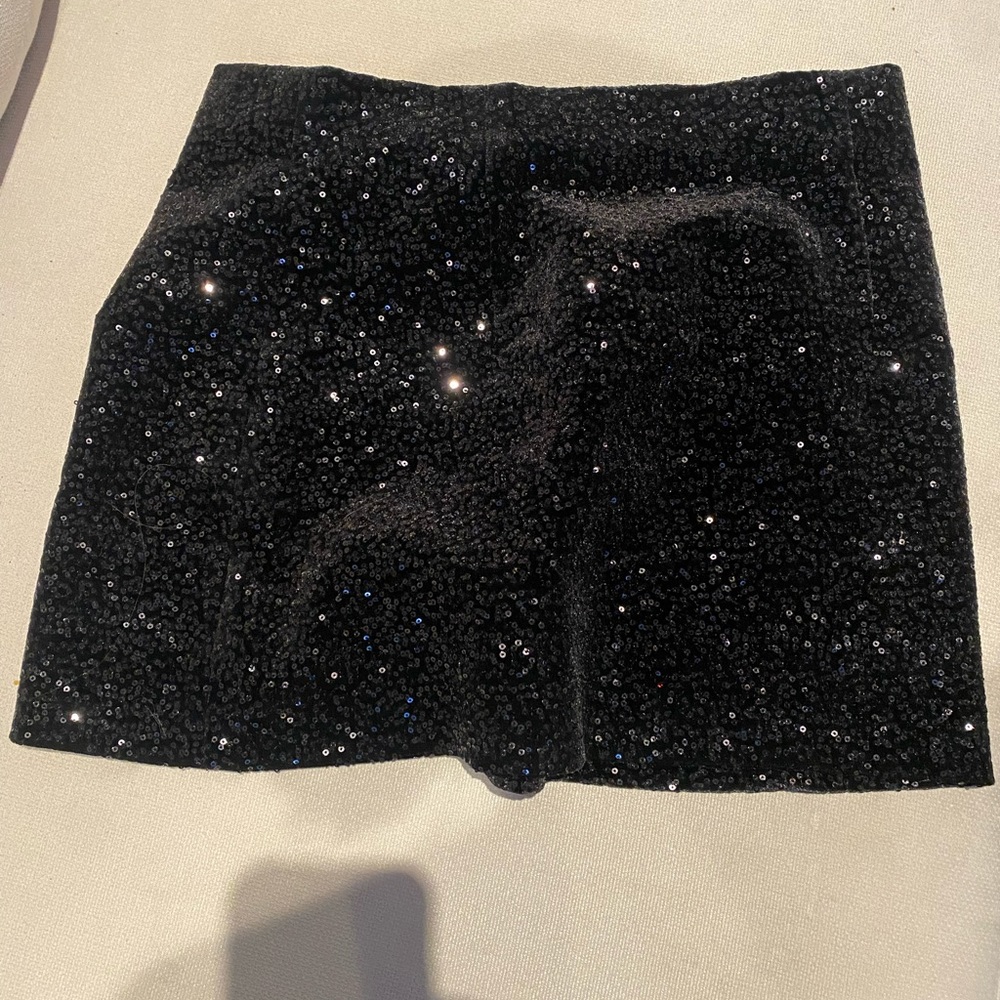 ZARA SEQUIN BLACK SKIRT size large